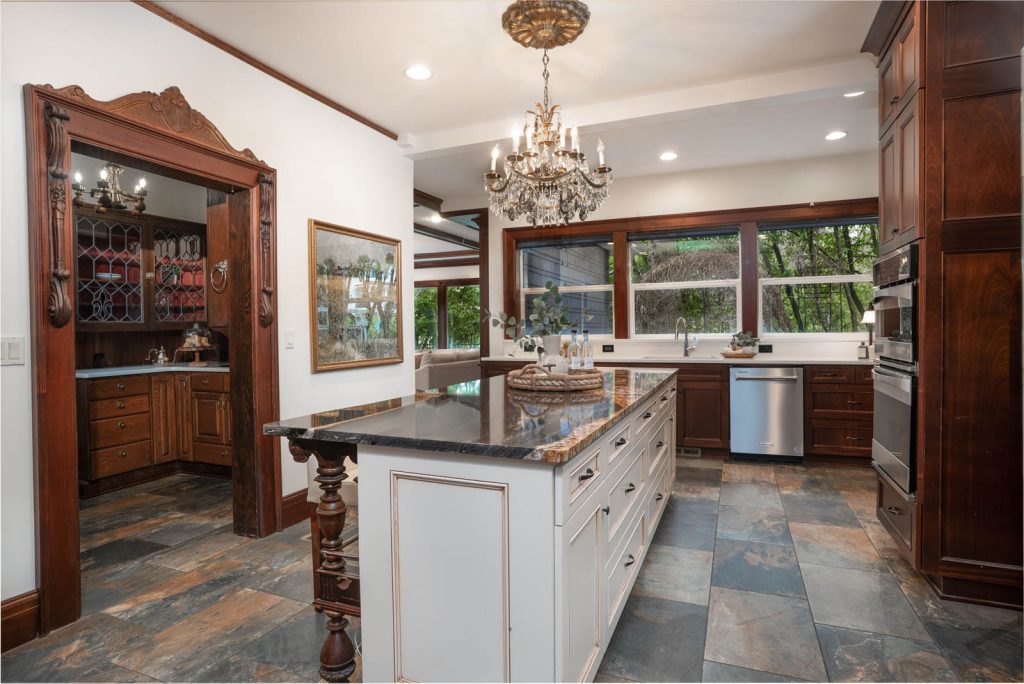 Yakima, WA remodel by Transparent Construction
